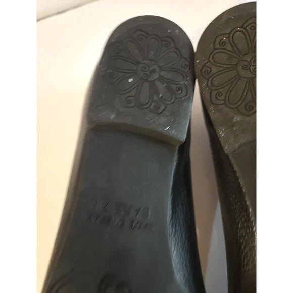 Brighton 'Barb' Black Leather Ballet Flats With Silver Accent Charm Size 7M - Picture 10 of 15